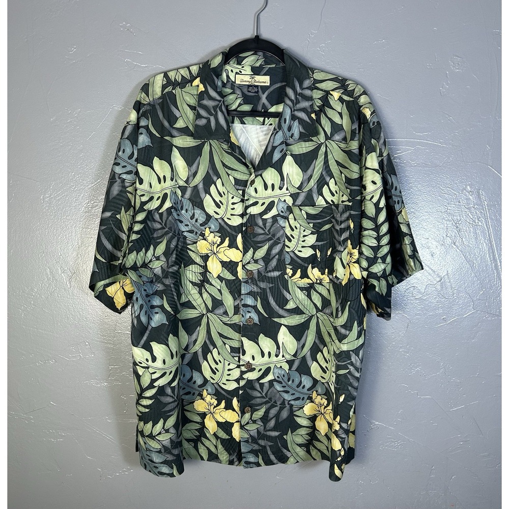 Tommy Bahama men's silk Hawaiian button-up shirt dark tropical Vacation Beach L
